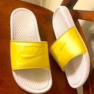 Nike flip flops/slides